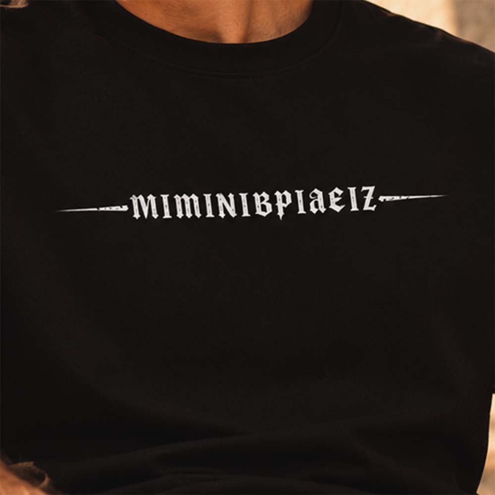 μιμινιβριάειζ  Black tee